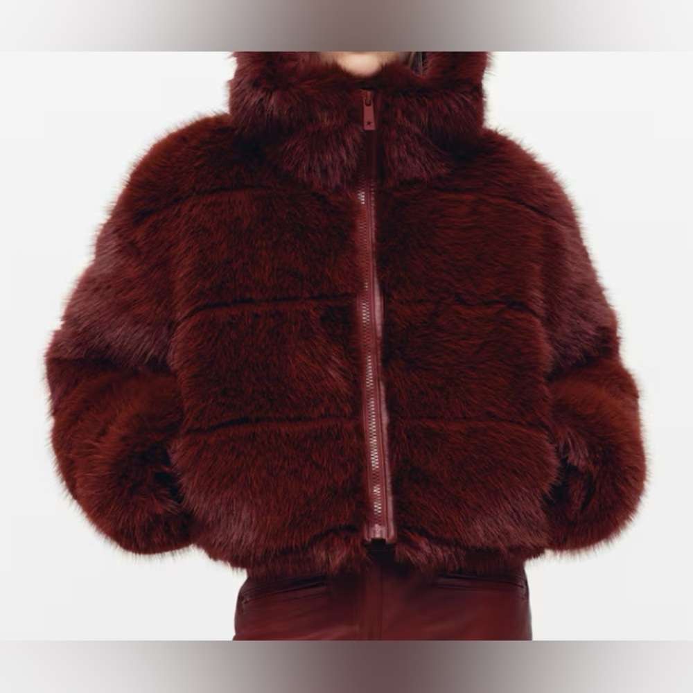 Hm perfect moment hooded down puffer jacket 
SALE TODAY ONLY